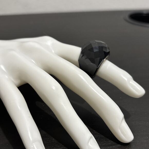 Swarovski Nirvana Ring Jet Black Crystal Size 52 **CRACK ON ONE SIDE - Picture 2 of 9